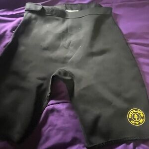 Vintage gold’s gym, weightlifting bike shorts medium side zipper